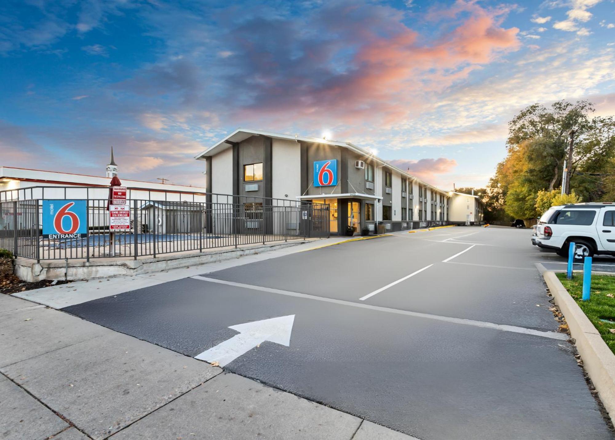 Motel 6 Ogden, Ut- Downtown Exterior foto